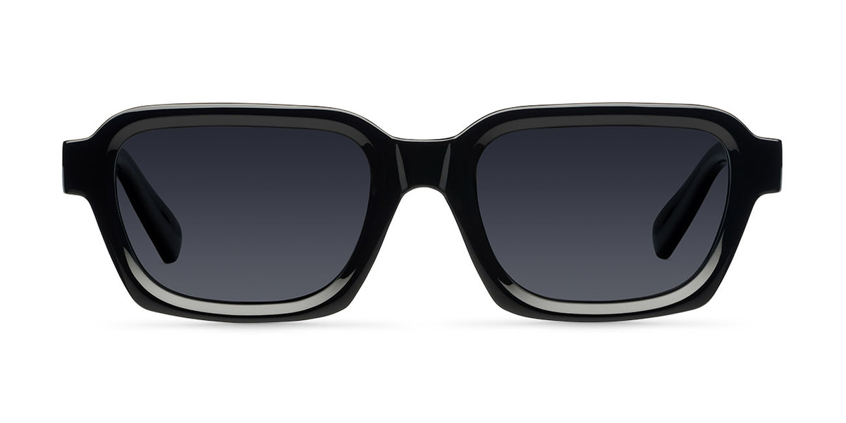 adila-all-black-