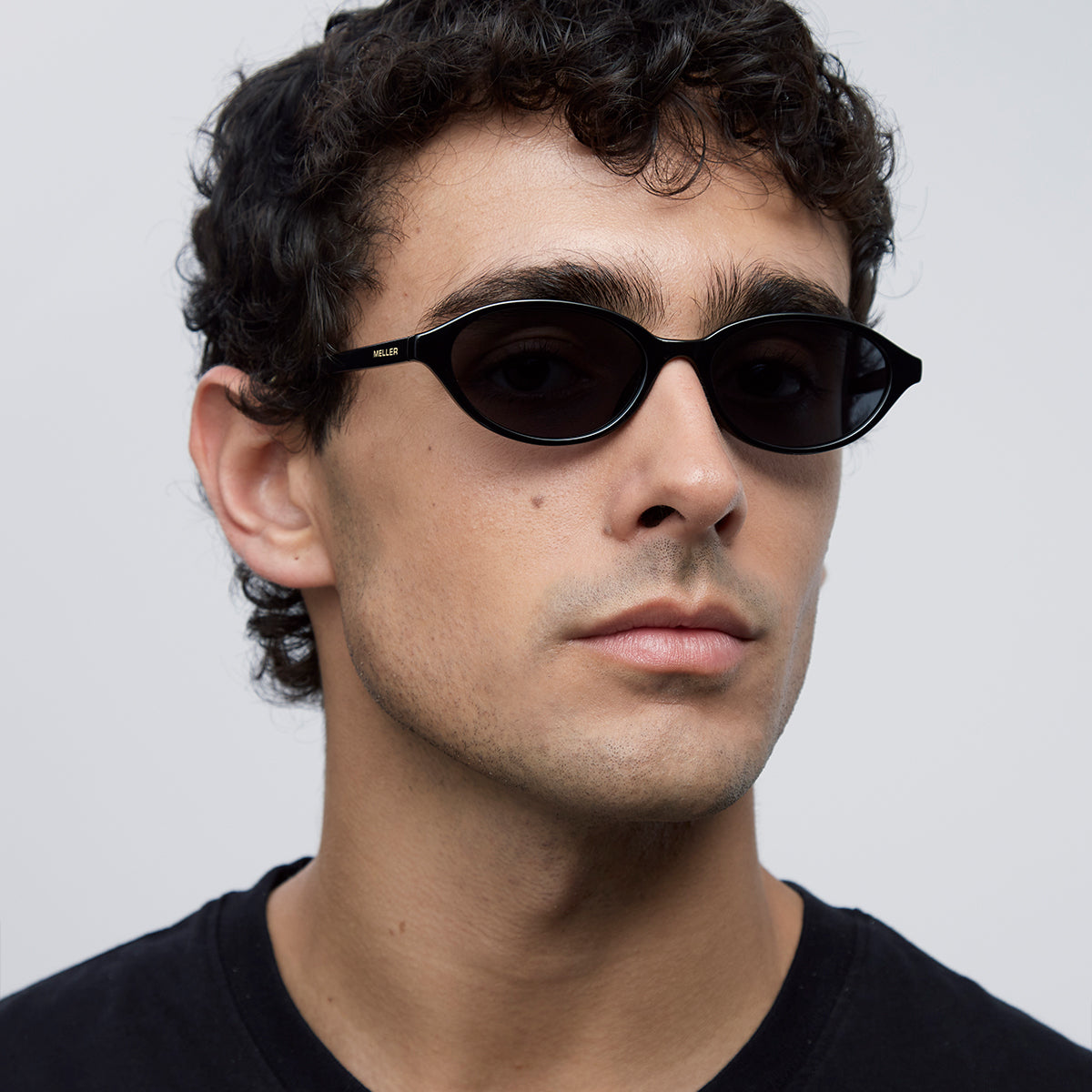 Meller | Ifu All Black - Sunglasses display picture 2